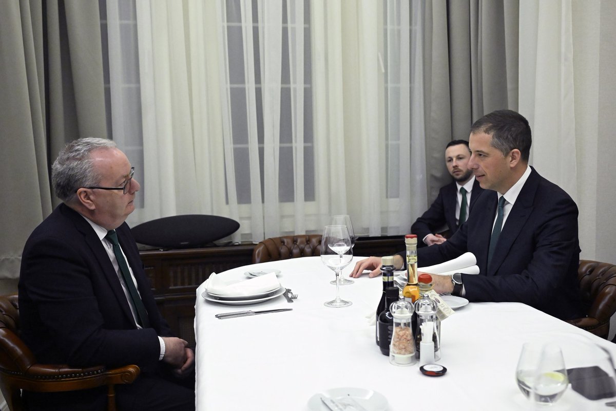 markodjuric's tweet image. Met with Mr. @mmoynihantd to discuss the potential of Serbia–Ireland relations. 

Serbia is ready to step up political #dialogue with Ireland through more focused high-level engagement and to strengthen #collaboration at the bilateral and multilateral level. 

Opportunities to