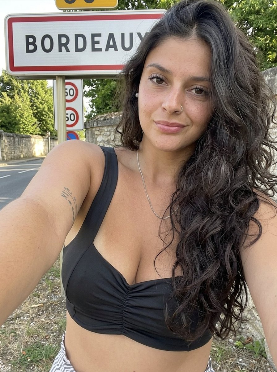 Iris En France 🇫🇷 tweet media