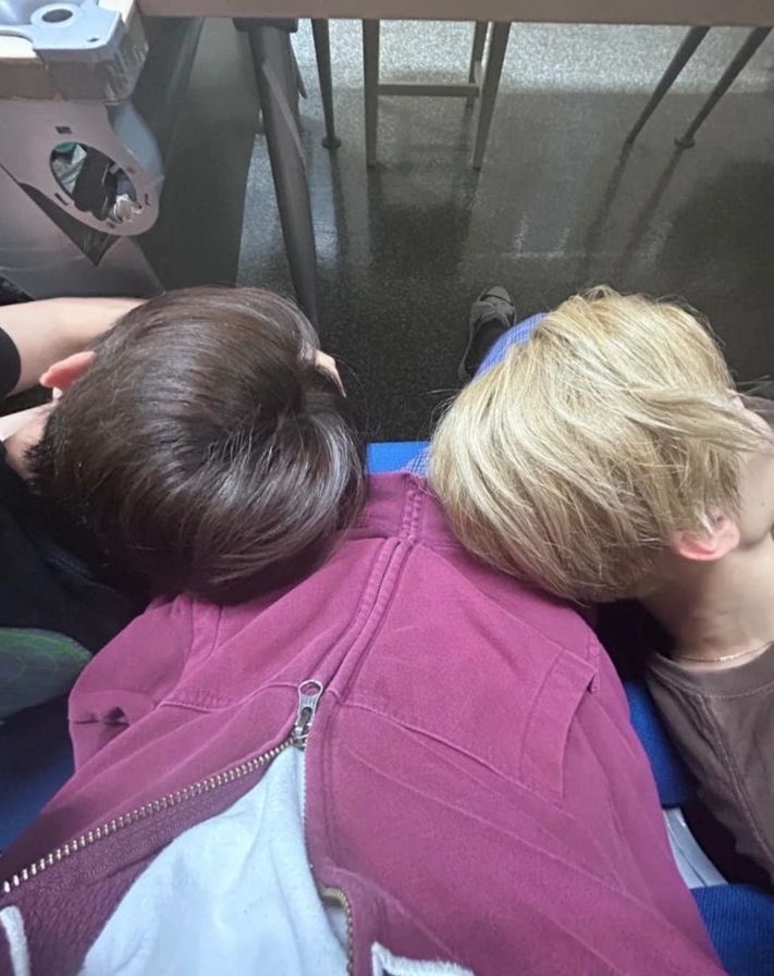 다크네코 tweet media