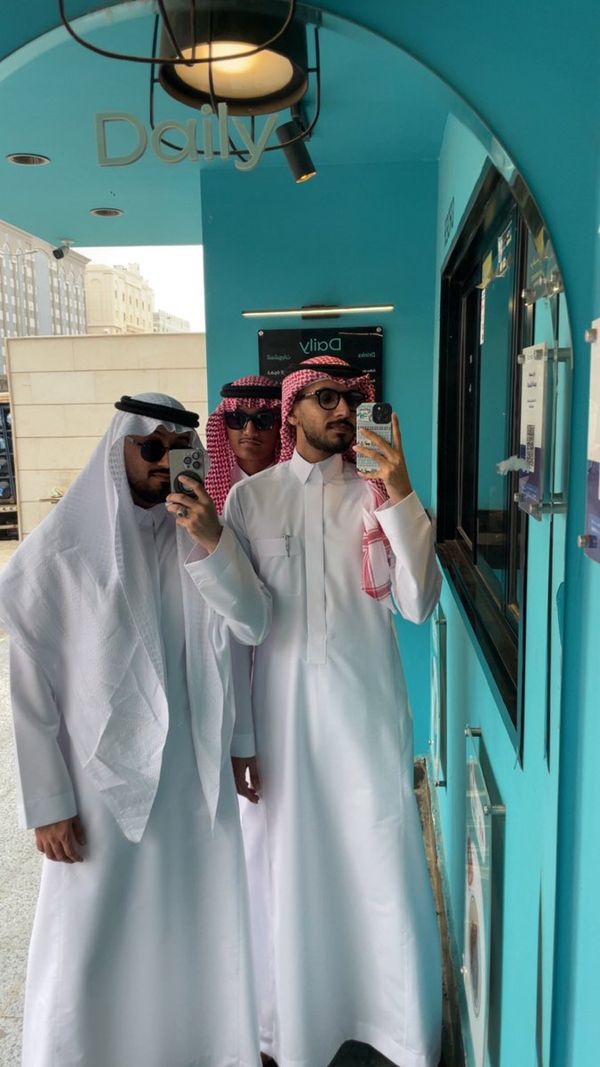 Hemo__j2z's tweet photo. تقييمي لاول يوم عيد بجده ٣.٥/١٠ 
رجعوني المدينة https://t.co/cEEOLZGdh8