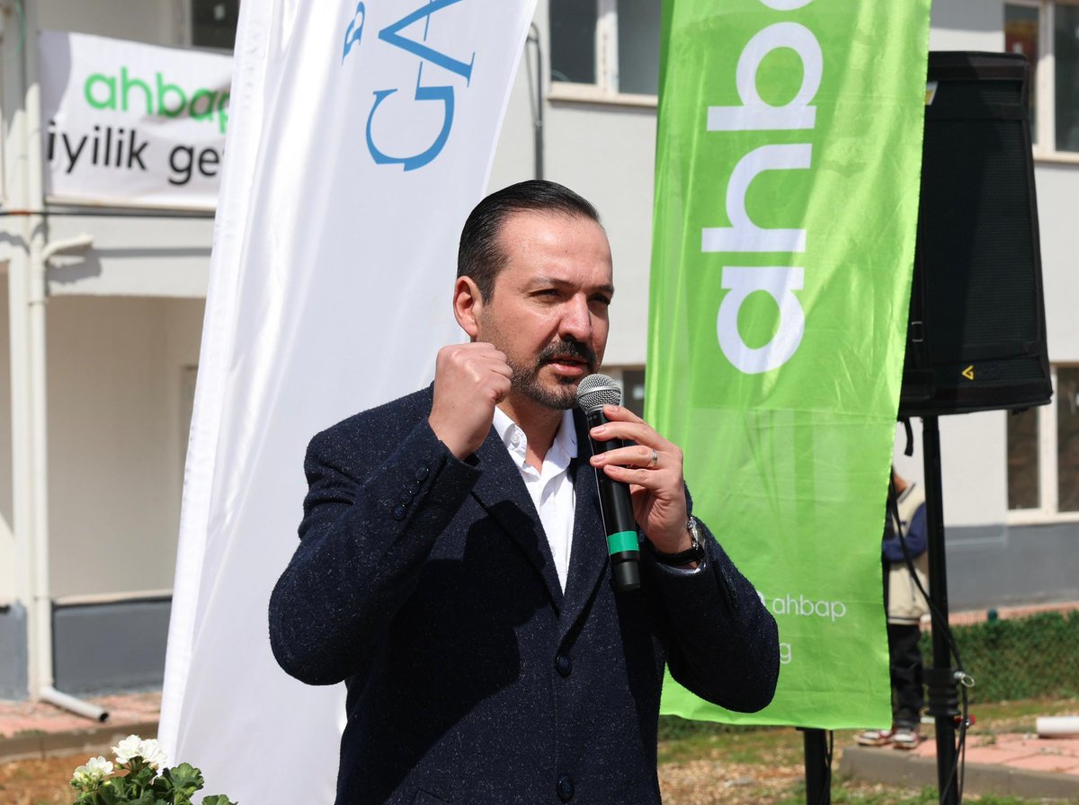 zehraakgullu's tweet photo. Prof. Dr. Kürşad Zorlu: Gaziantep Nurdağı'nda Ahbap Derneği koordinesinde 196 depreme dayanıklı konutun anahtar teslim törenine katıldık. Hak sahibi depremzedelere teslim edilen evler için Fatma Şahin ve Haluk Levent'e teşekkür ediyoruz dedi.

#Deprem #Ahbap

@zorlu77 https://t.co/UyENjrXjkk