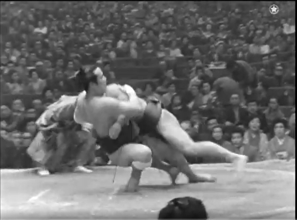 アーカイブ場所】 昭和43年三月場所十一日目。 十両3取組を紹介 花田