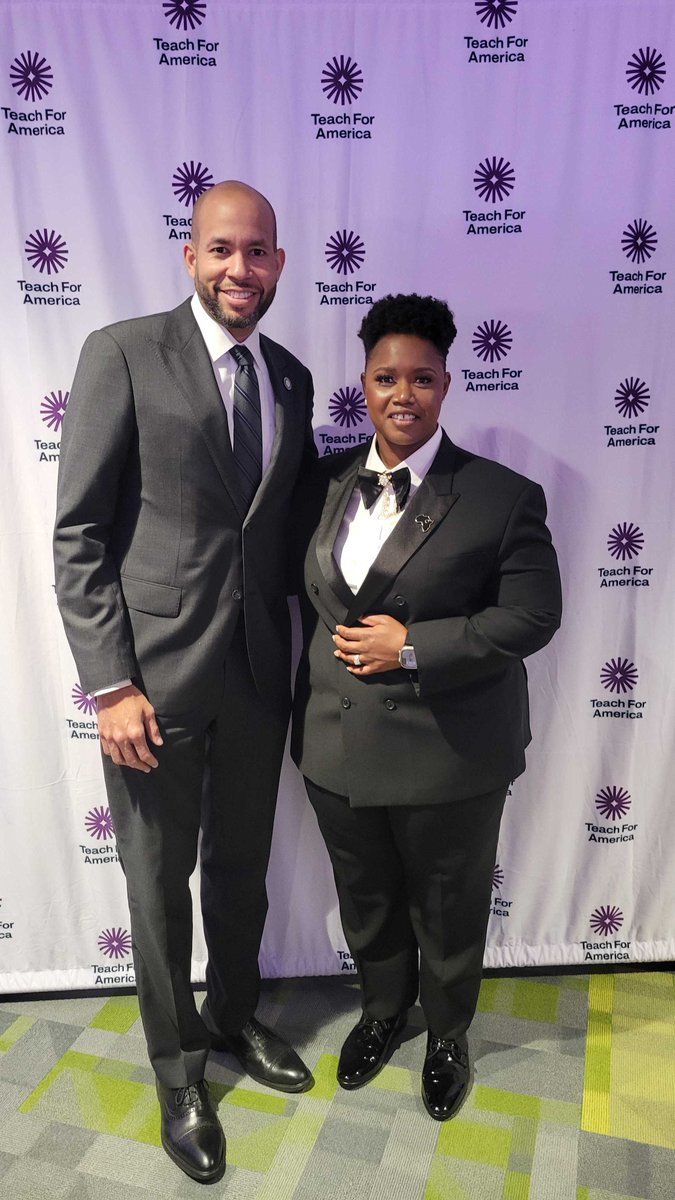 Jason Esteves tweet media