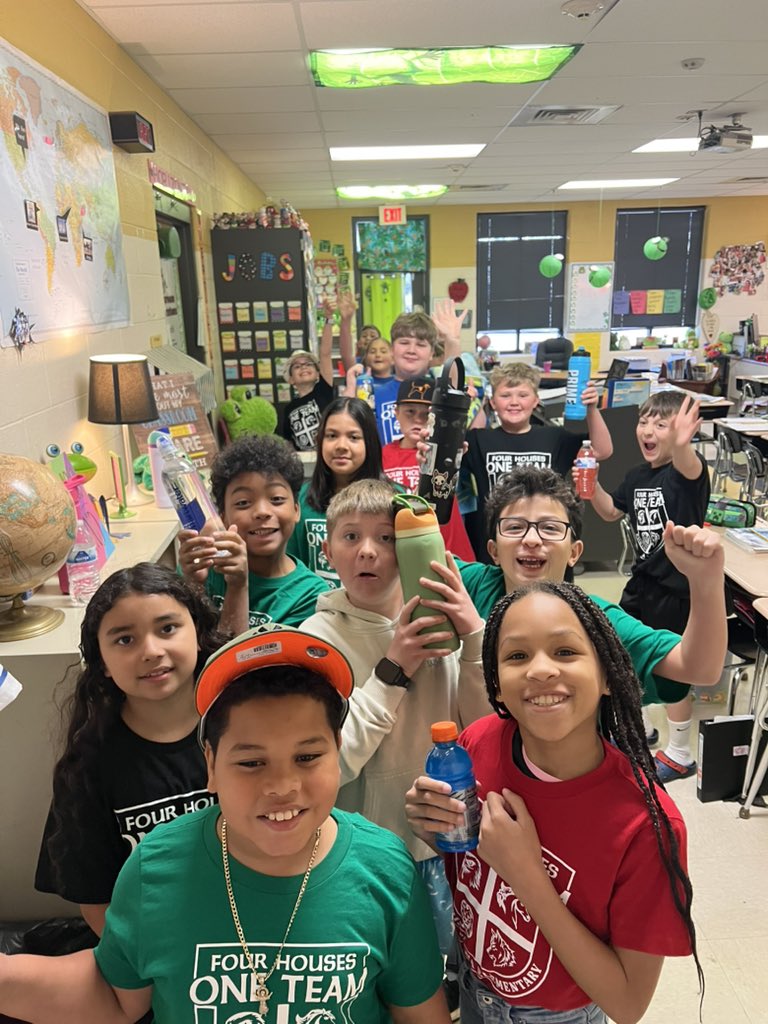 VetterFamily300 tweet media