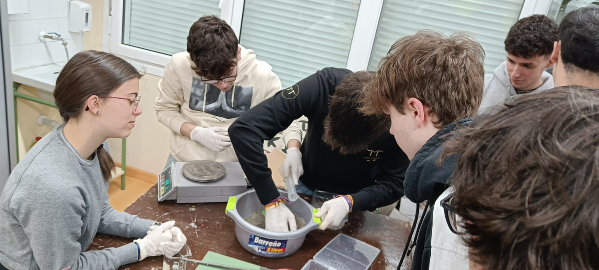 IES ADAJA tweet media