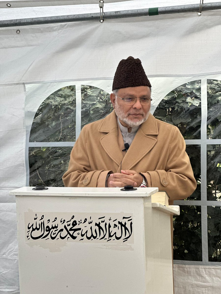 Mobarak Moskee tweet media