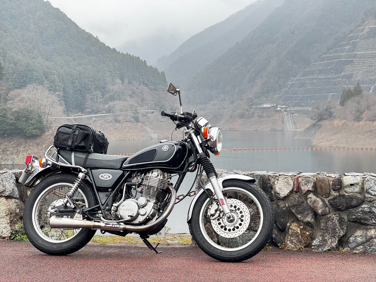 ka_8739's tweet photo. 大親友と念願のツーリング
車×バイクで初めて走りに行ったのが3年前…
その時はまさか自分もYAMAHA乗りになるとは思ってなかったけど、やっと車以外を並べられてよかった！
大学での出会いに感謝！ https://t.co/FXS1uZ1tsh