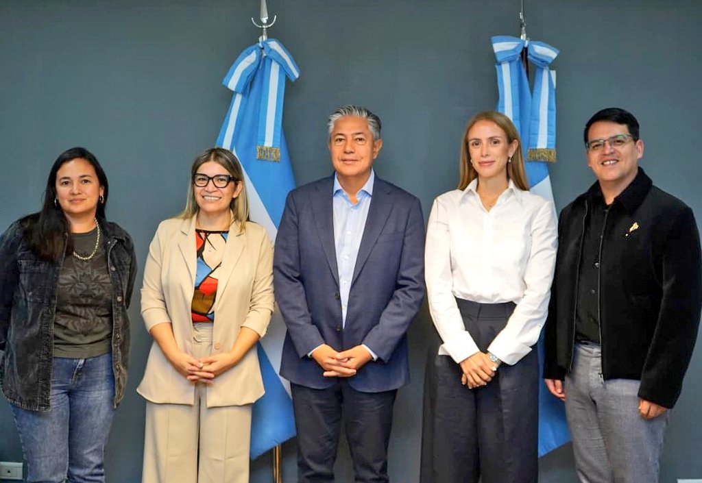 Rolo_Figueroa's tweet photo. MÁS EDUCACIÓN Y SERVICIOS PARA ALUMINÉ Y RINCÓN

Avanzamos con la ampliación de la Escuela de Carri Lil y la refacción del Registro Civil en Rincón. Un cambio que mejora la educación y el acceso a servicios esenciales en comunidades que crecen.

A través del sistema de obras delegadas, fortalecemos a los municipios y damos respuestas concretas. Así construimos un Estado eficiente, que llega donde más se lo necesita.