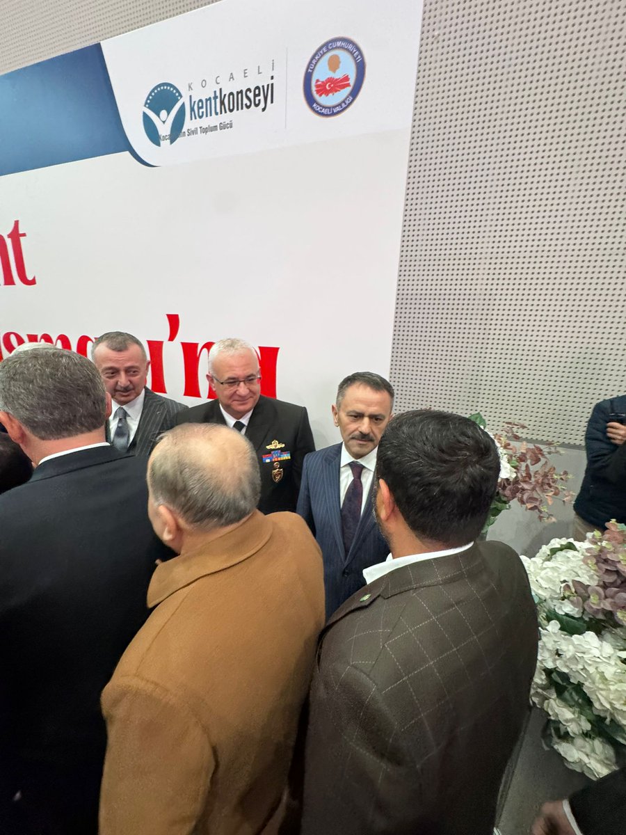 Kocaeli’de bu yıl 42.’si düzenlenen Kent Bayramlaşma Programı’na, İl Başkanımız Ali Çiftçioğlu, İzmit İlçe Başkanımız Hanifi Karipçin ve kıymetli heyetimizle birlikte katılım sağladık.
Bu vesileyle, mübarek bayramın  ülkemize sağlık, huzur ve bereket getirmesini temenni ediyoruz