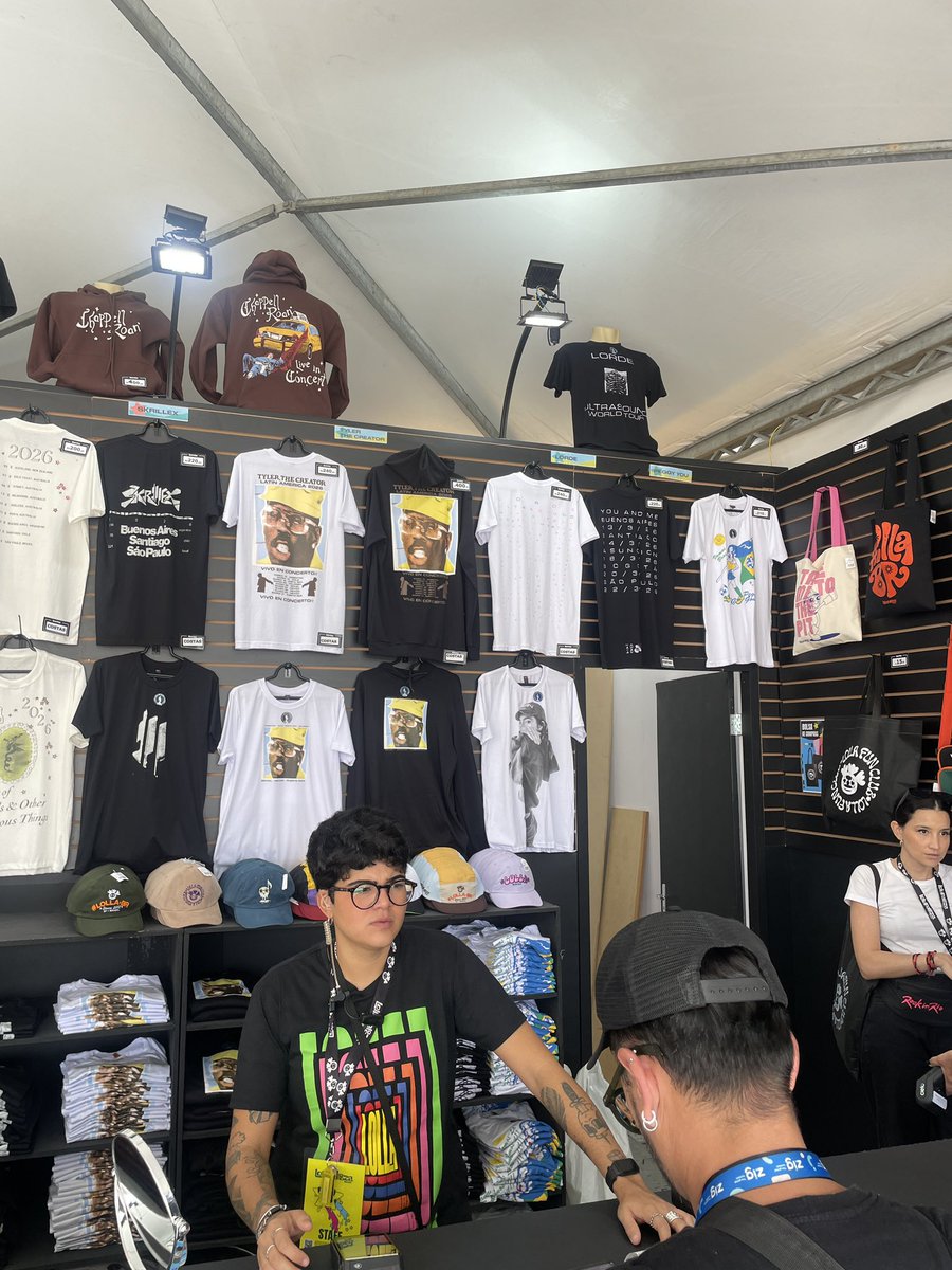 We In The Crowd tweet media