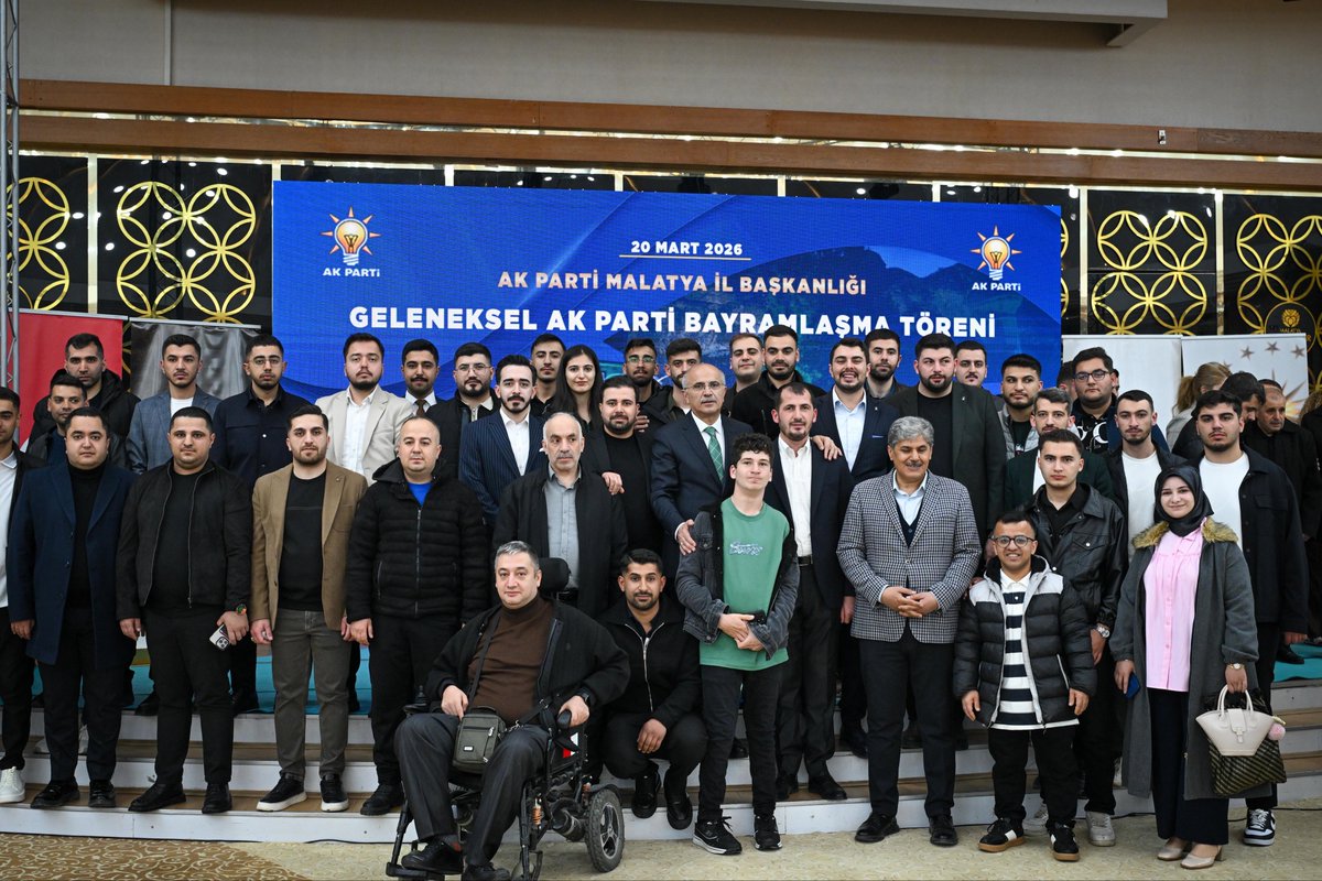 AK Parti İl Başkanlığımızın düzenlediği bayramlaşma programında kıymetli yol arkadaşlarımızla bir araya geldik.

Birlik ve beraberliğimizi pekiştirdiğimiz bu güzel buluşmanın, şehrimize ve hemşehrilerimize hayırlara vesile olmasını diliyorum.