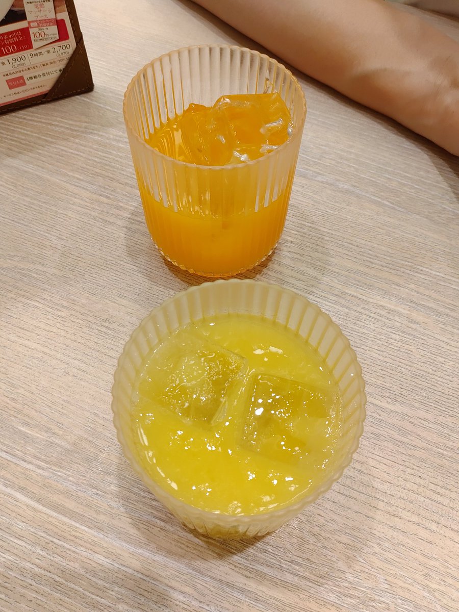 yude85's tweet photo. スーパー銭湯とジムが融合したみたいな施設にきた！！暗闇バイクしてヨガして満足度高いまたきたい！ https://t.co/R7XkhYoPK2
