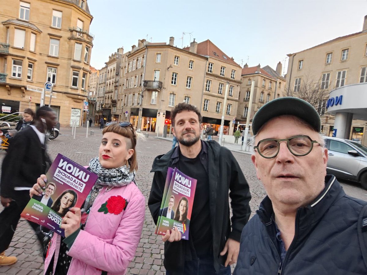 MetzEnCommun's tweet image. 🚪✨ Partout à Metz.

Écoles, tractage, porte-à-porte avec @CharlotteLeducV et Jérémy Roques : l’union de la gauche et des écologistes sur le terrain.

🏛️ La vraie force d’opposition face à Grosdidier.
On ne lâche rien. ✊🌱

#Metz #UnionDeLaGauche #Municipales2026