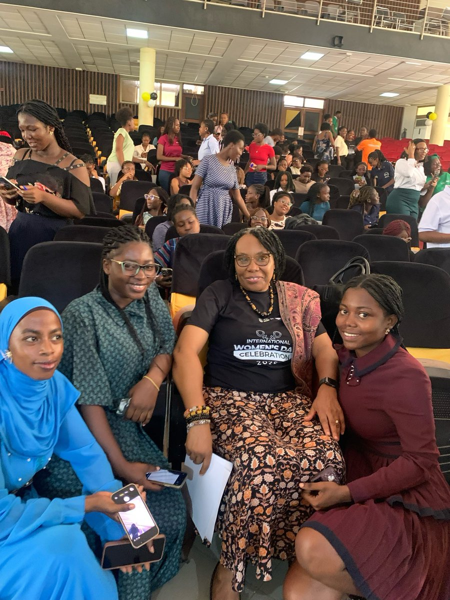 People are building connections- meeting WiSTEM Ghana's President and many more. The IWD celebration with WiSTEM couldn't be anymore lit🔥

#wistemghana26 #iwdcelebration #womeninstem