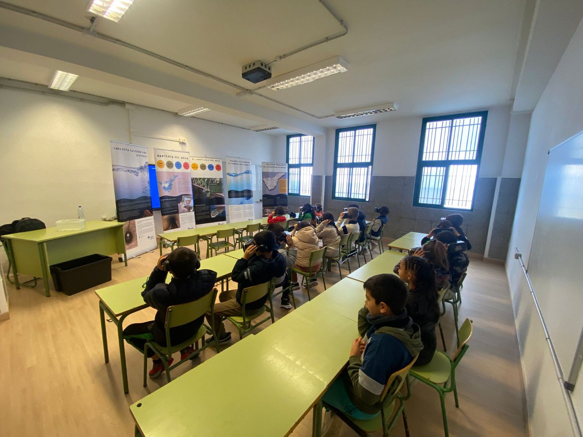 CIATF's tweet photo. 📷 Acercamos el ciclo integral del agua a los centros educativos de Tenerife
Durante el mes de marzo, desde el Consejo Insular de Aguas de Tenerife hemos desarrollado diversas acciones divulgativas en centros escolares de la isla, acercando al alumnado la importancia del agua https://t.co/2QIrVqFsrf