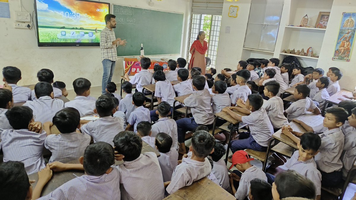 IPLabGirSomnath's tweet photo. #visit to shree Delvada Primary school Una 
#introduction of @DCSC_GIRSOMNATH With Ip lab &amp; Innovation center Gir-Somnath(@IPLabGirSomnath)
#With Introduce to @InfoGujcost @dstGujarat 
#importance of Innovation in Regular lifestyle 
#Creativity #Protect IP
#IPAWARENESS PROGRAM https://t.co/1SL8jJDJYQ
