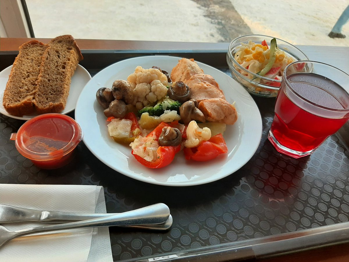 Akademik_ tweet media