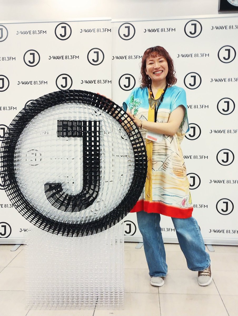 ShigeAoki3's tweet photo. 以前J-WAVE「SONAR MUSIC」最終週に@mitokonと一緒にスタジオ収録に参加し、その後渋谷で朝までサシ飲みし、その時にヨハネスブルグの44 Stanleyを紹介して貰い、実際に44行ってオシャレなショップに入ったら、オーナーが「日本人の友達いるぜ」と見せてきたのがmitokonだったぐらいお世話になってる。 https://t.co/a6W54yw9Na