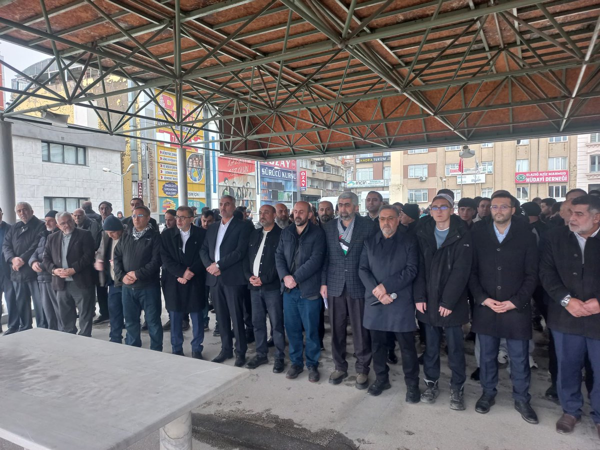 MehmetYYeni's tweet photo. El-Aksa Platformu’nun Siyonist ve Terörist İtrail tarafından Mescid-i Aksa’ nın kapatılmasını protesto etmek için düzenlenen basın açıklamasına katıldık. https://t.co/S6n2AQRVar
