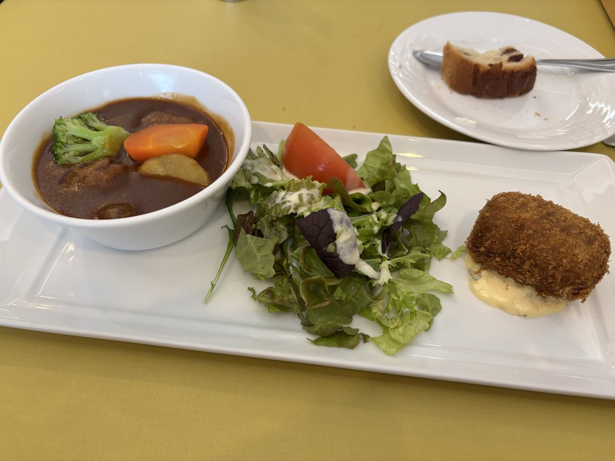 イベント後にお菊さんと銀座の木村屋で超うまいパンを貪り食ってきました。オリーブパンおすすめ！！！
※パンの写真はサーブされたら即ムシャだったので無いです！！