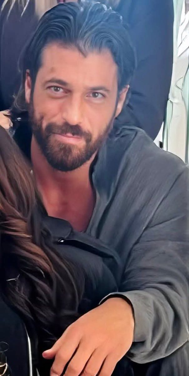 In your beautiful eyes, happiness always smiles in your life every day, where it delightfully bursts in like the wind, giving you the charm of rain 🥰
#CanYaman