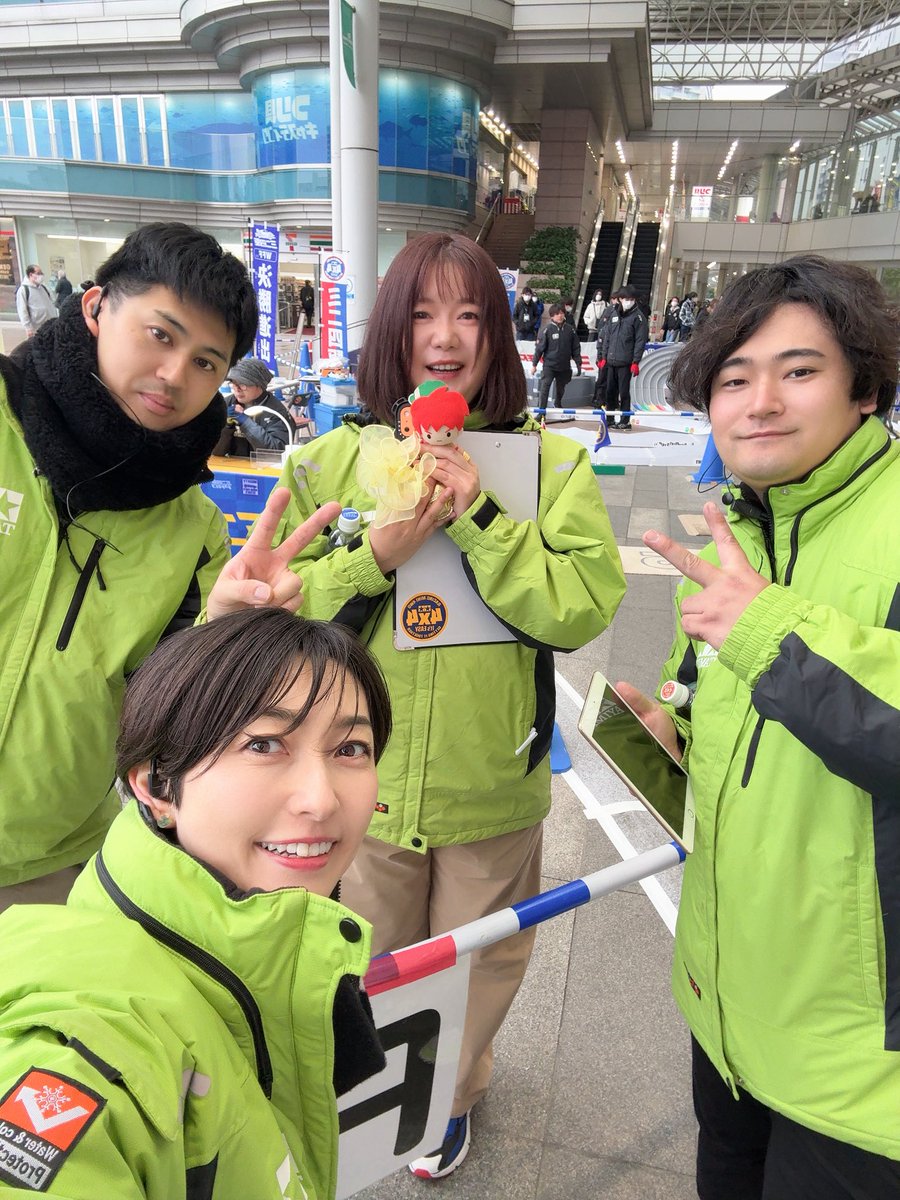 ミニ四駆スプリング東京大会は3日間。MCはこの4人。３年ぶりに櫻井なるさんが登場です！！おかえりなさい(^^)
私は初めましてでしたが、なんと15年もミニ四駆の大会MCをされていたそうで〜大大大先輩✨
シンマンがジュニア選手で出てた頃からGUYさんとお2人でMCしてたんだって😆🎤
#ミニ四駆