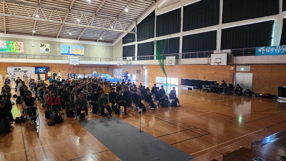 Shuto_fgc's tweet photo. 今日は玄海町eスポーツイベント、大青翔祭に来ていただいてありがとうございました〜！

こんなに沢山のファンの方達と触れ合える機会が珍しいので沢山エールをいただけて嬉しかったです😭

会場内で販売してたシフォンケーキ美味しかった！大玄Cafeさんごちそうさまでした！

https://t.co/YJU4ZaX2rh https://t.co/2hR0gbLocq