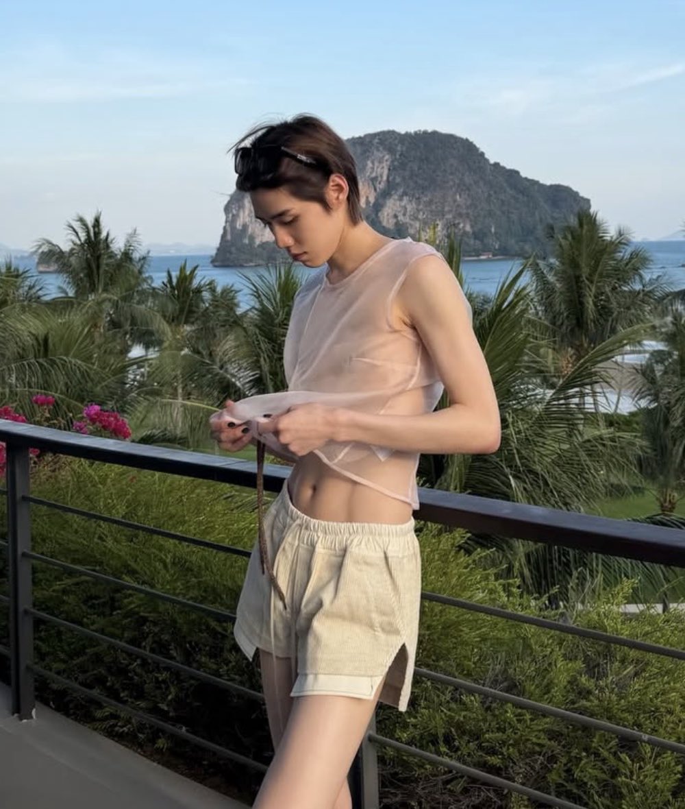 อืม พี่ไม่พูดไรเยอะ รู้กัน เรารักป๊ากับแม่