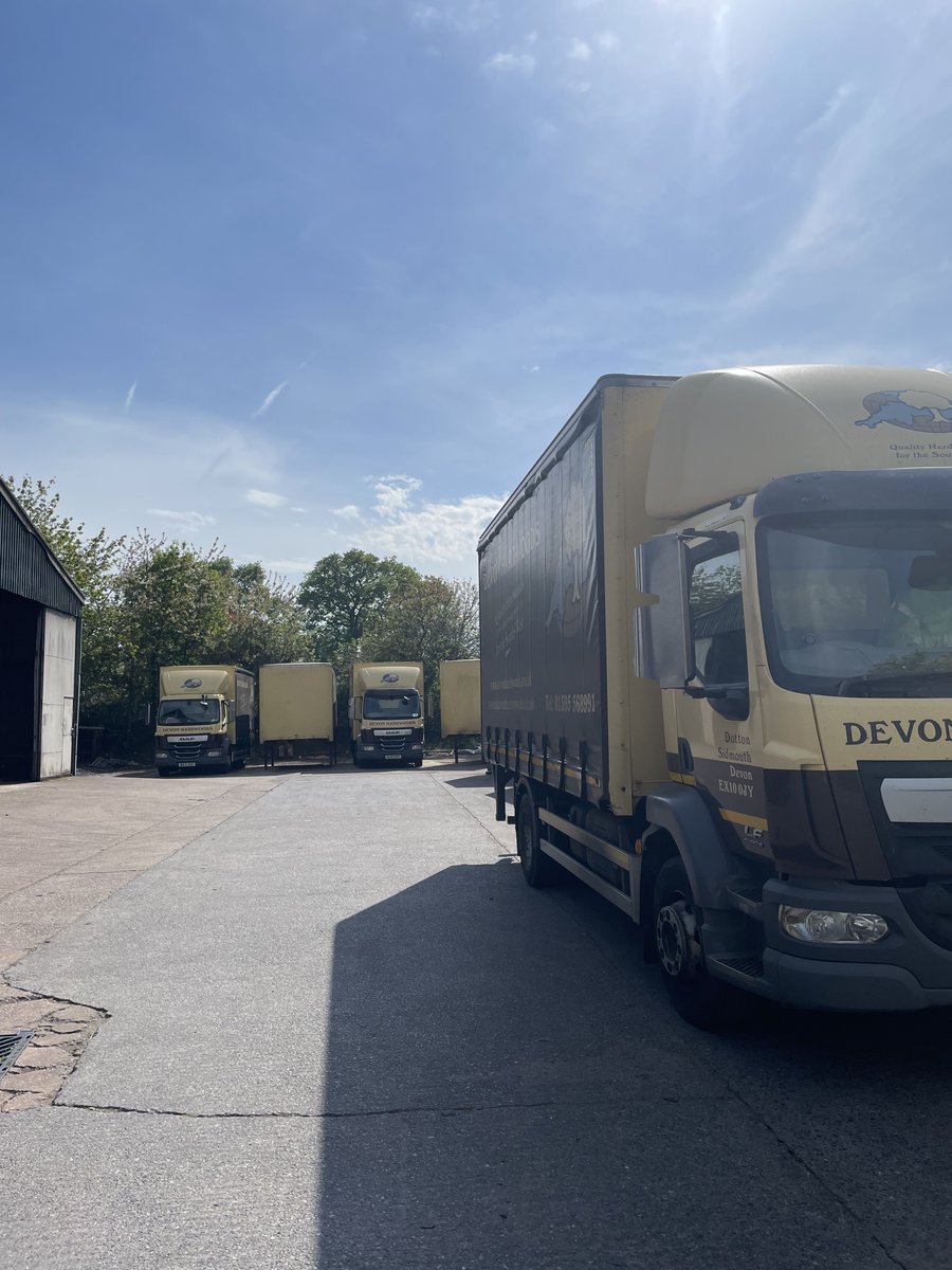 devon_hardwoods's tweet image. Sunny days in the yard ☀️🚚

Quality timber, ready to go - support joiners, cabinet &amp;amp; furniture makers across the South West 🌲

Reliable stock. Trusted delivery. Solid service.

#joinery #cabinetmakers #furnituremakers #woodworking #hardwoods #softwoods #sheetmaterials #accoya