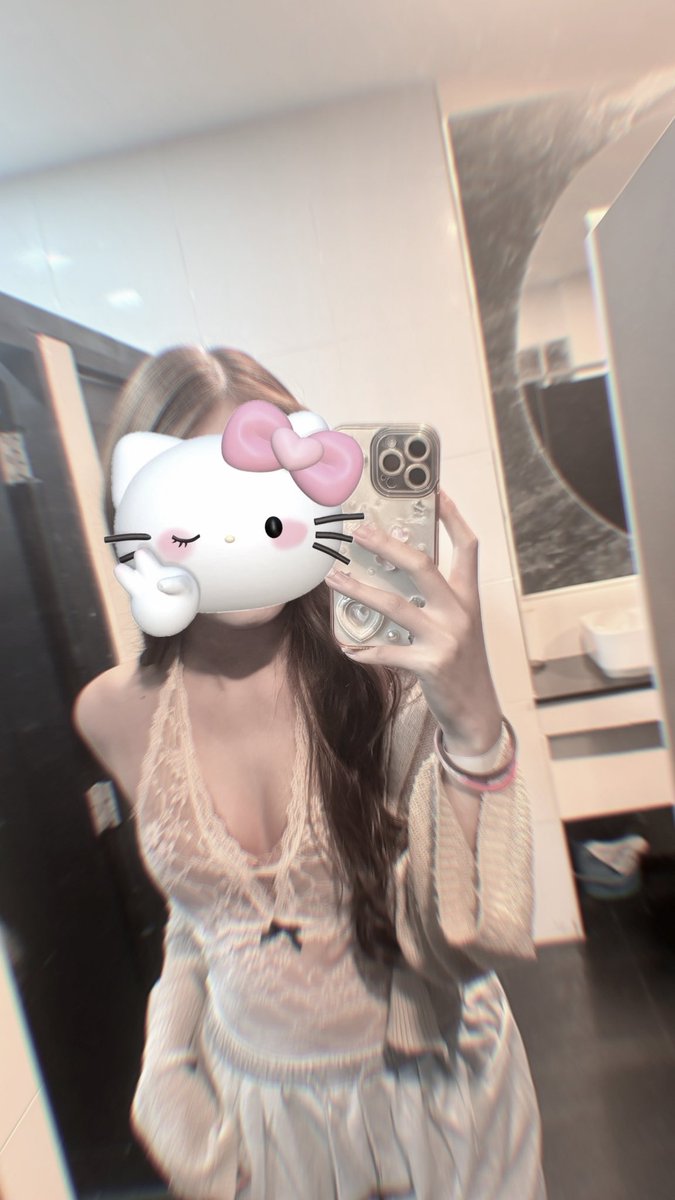 aaahC ttilA tweet media