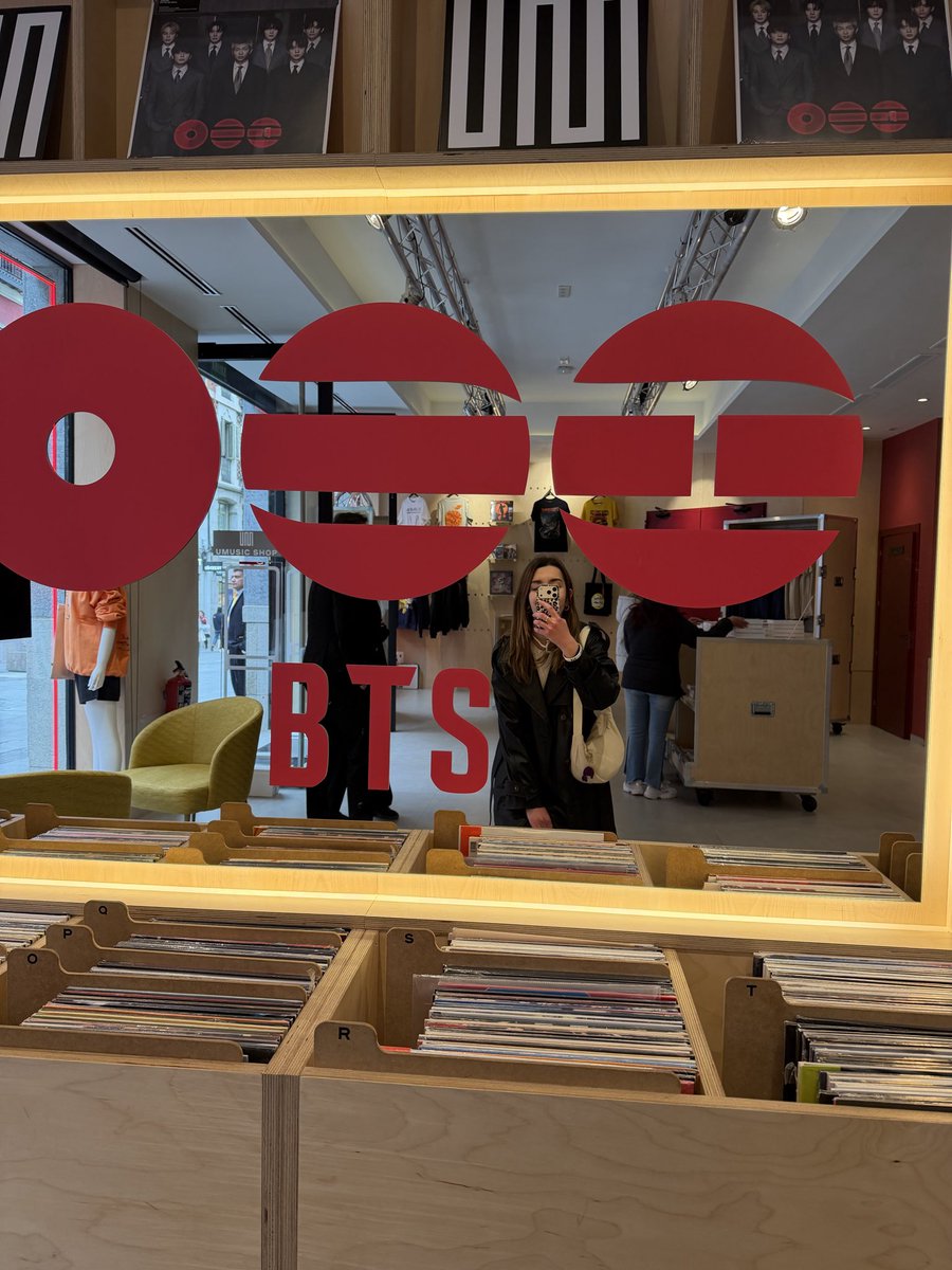 gloria⁷ 🪭 tweet media