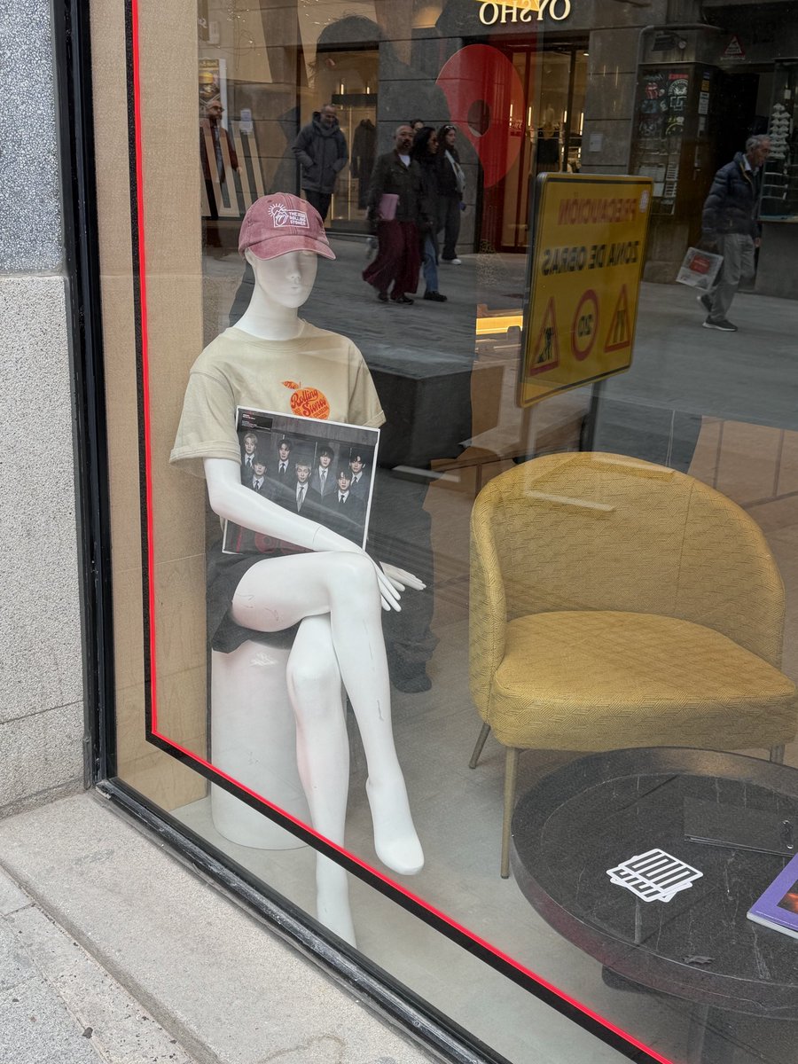 gloria⁷ 🪭 tweet media