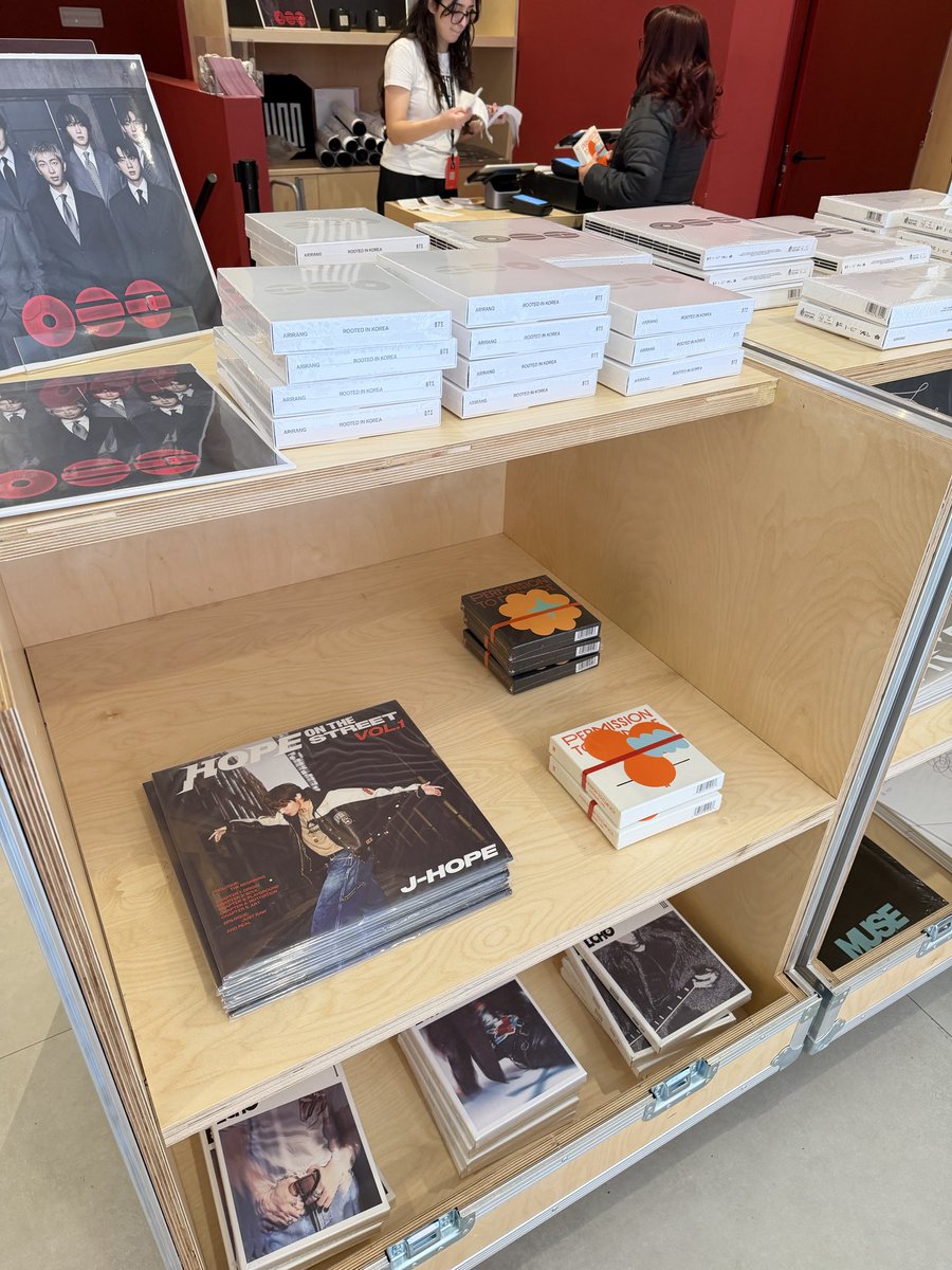 gloria⁷ 🪭 tweet media