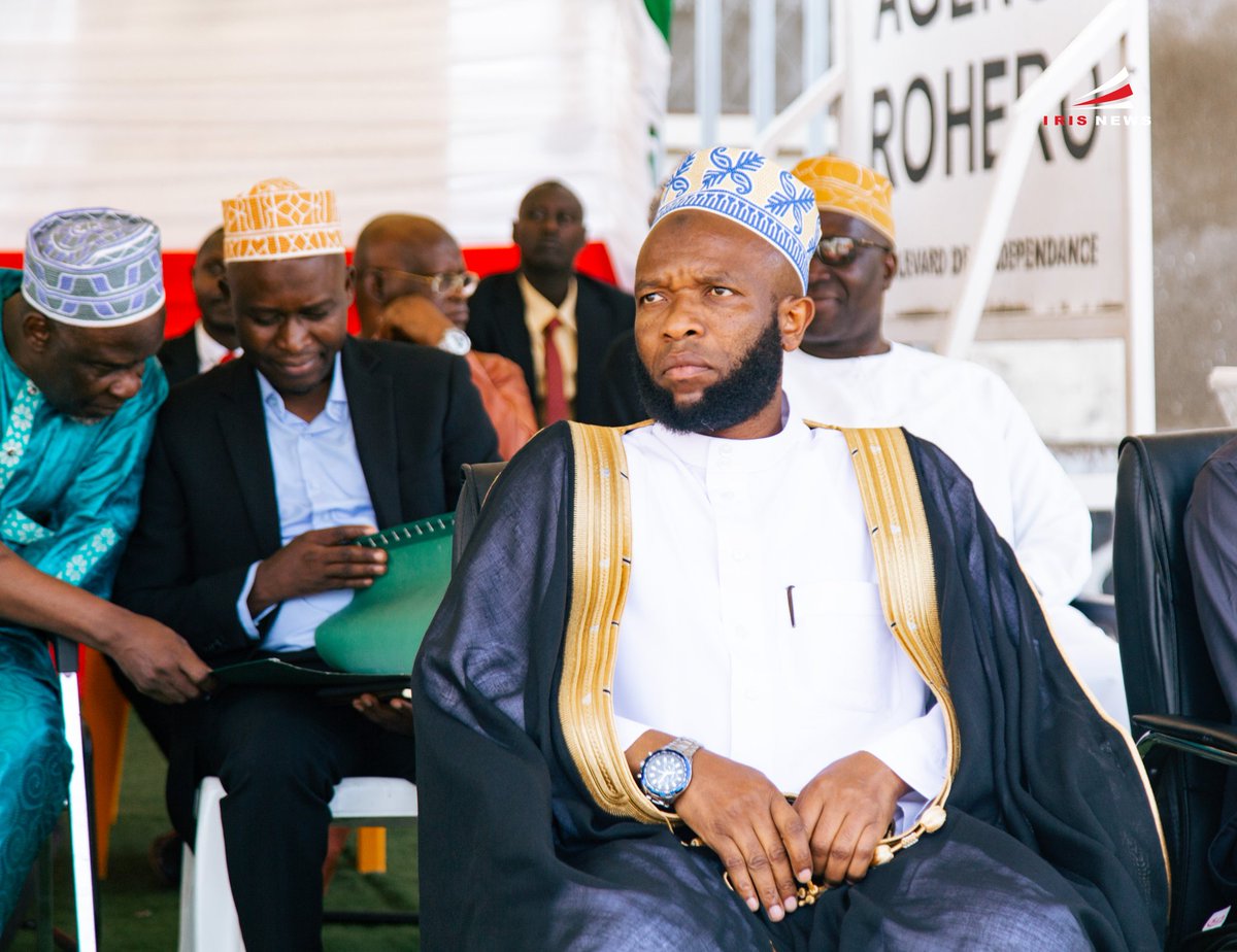 IrisNews_'s tweet photo. 🕌💬 | La #COMIBU construit son siège à #Nyakabiga (4 Milliards BIF), financé par cotisations et déjà réalisé à 40 %, a annoncé le Mufti Nayabagabo Salum lors de l’Eid du 20 mars.
#Burundi #IrisNews https://t.co/lXpjVArWQM