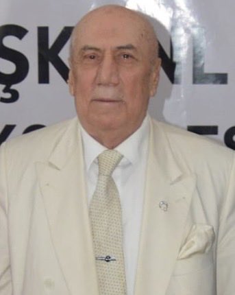 E_SemihYalcin's tweet photo. Geçmiş dönem Siirt il başkanımız Arslan Tükenmez tedavi gördüğü hatanede bugün hakkın rahmetine kavuşmuştur. Kendisine Allah’tan rahmet diliyoruz. Ailesinin, yakınlarının ve camiamızın başı sağ olsun. https://t.co/WvihI1aefF