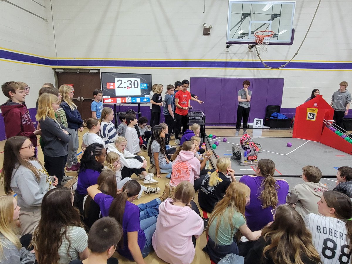 21333Robo's tweet photo. We enjoyed spending an afternoon at Chicago Christian Schools - Tinley Park Campus showcasing our robotics program, talking about the FIRST Illinois Robotics state championship and our trip to the FIRST U.S. Governors Cup in Washington DC, and sharing about STEM. https://t.co/PjQ9tb7x6d