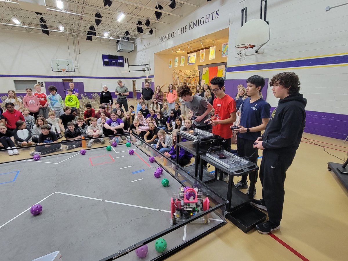 21333Robo's tweet photo. We enjoyed spending an afternoon at Chicago Christian Schools - Tinley Park Campus showcasing our robotics program, talking about the FIRST Illinois Robotics state championship and our trip to the FIRST U.S. Governors Cup in Washington DC, and sharing about STEM. https://t.co/PjQ9tb7x6d