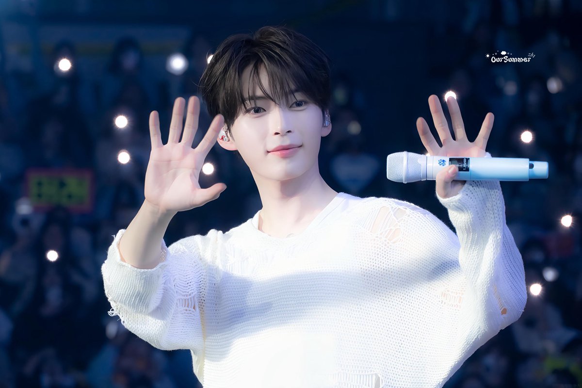 𝙊𝙪𝙧 𝙎𝙪𝙢𝙢𝙚𝙧 ☀︎ ⋆⁺₊⋆ tweet media