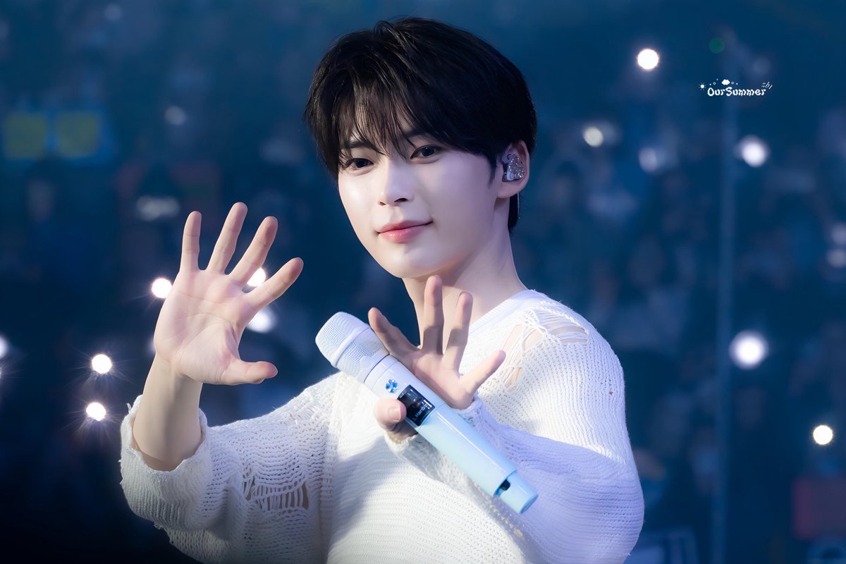 𝙊𝙪𝙧 𝙎𝙪𝙢𝙢𝙚𝙧 ☀︎ ⋆⁺₊⋆ tweet media