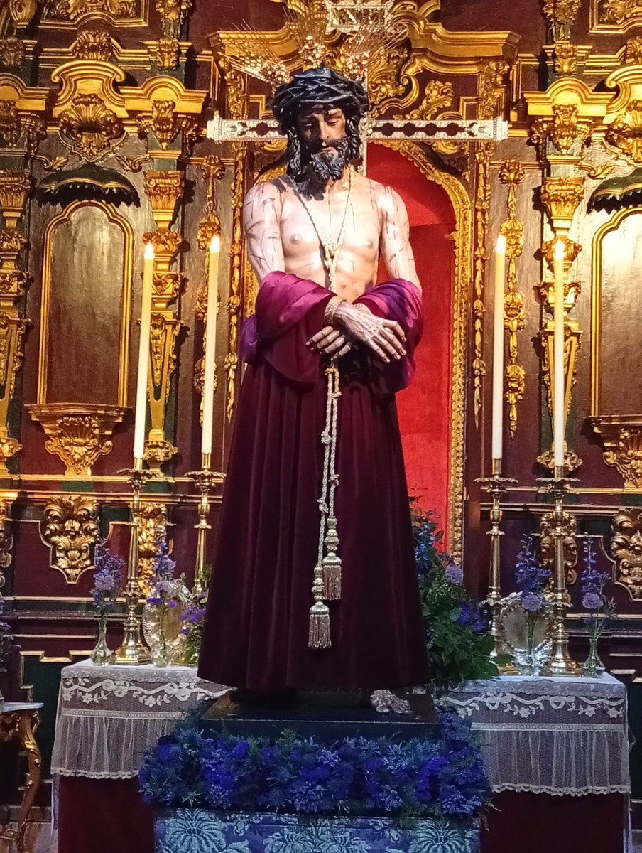 Angel28mlg's tweet photo. Besapiés Al Señor De La Humildad @HdadHumildad @bctpasoespe #CofradíasMLG https://t.co/rlQzdL51iP