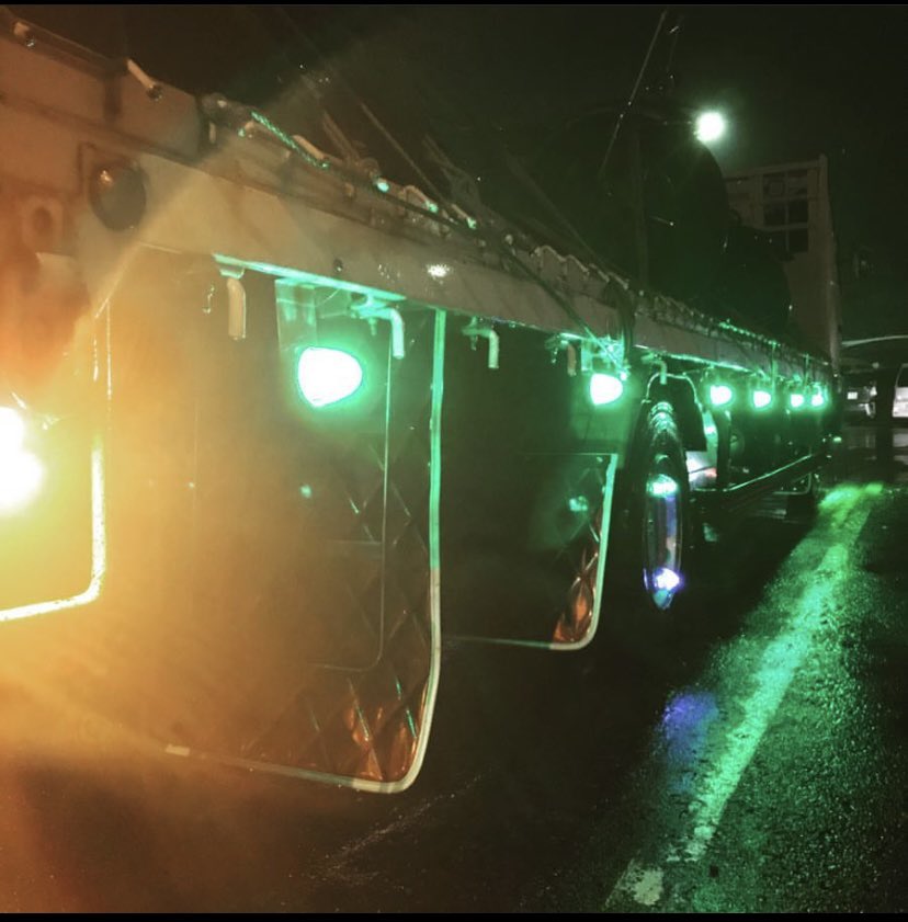 onionsarmon__'s tweet image. 実は…バイク配送屋さんに戻りました。笑
戻らさせてもらいました！！笑
受け入れてくれた会社に感謝🙏

改めましてRedLineさんよろしくお願いします🙏

 #バイク配送
 #RedLine