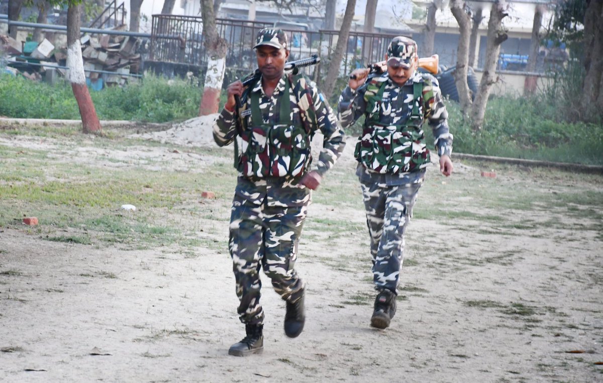 9BnSSB_INDIA's tweet photo. "फिट शरीर, फौलादी हौसले"
BPET के माध्यम से SSB जवानों का कठोर अभ्यास — मजबूत शरीर, अटूट हौसला और सुरक्षित सीमाओं का संकल्प।
#SSB_INDIA
#FTRSSBLUCKNOW #SSBSHQGKP
#HardTraining
#StrongBody
#HighSpirit
#BorderSecurity
#FitForDuty
#NationFirst https://t.co/eKESk3Hny6
