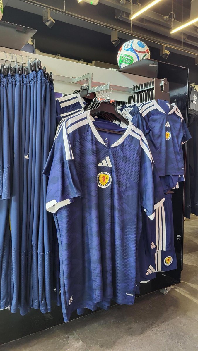 Edinburgh Airport tweet media