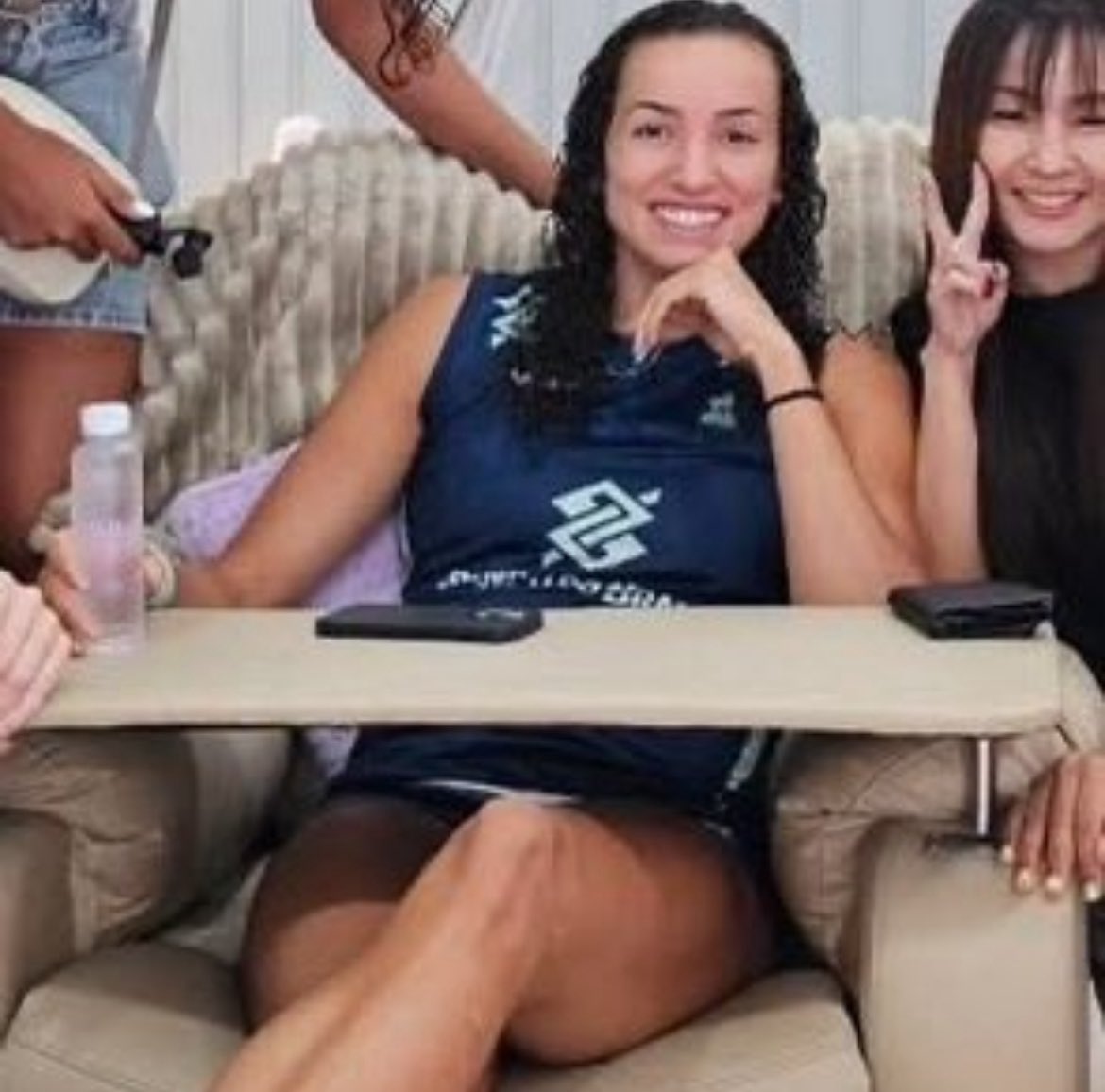 carlinha tweet media