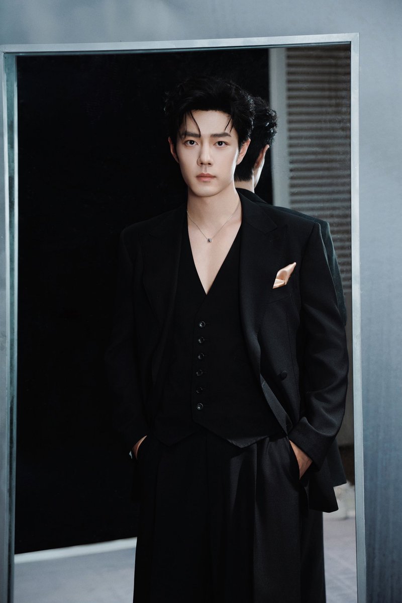 Through the moon 🌙 tweet media