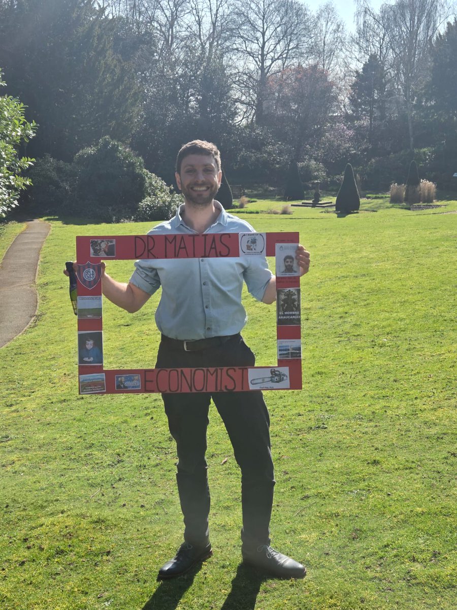 edil_iiep's tweet photo. 🎉¡Felicitaciones PhD @golmanmat!🎉

Matías Golman, miembro de @edil (@iiep_oficial), defendió su tesis doctoral "Personality traits, Artificial Intelligence and Formalisation Policies" en @UniofNottingham 👏🏻 https://t.co/z3OCW8ePDe
