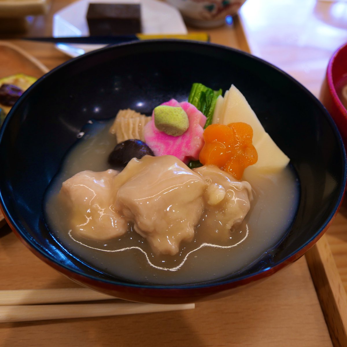mikan_eml's tweet photo. tabiwaで金沢日帰りプランがお得🉐ってことで、日帰りで金沢に来ました。
ポイントの期限が切れるので駆け込みです。
京都からの往復切符とお昼ごはんついて9000円(ポイント利用)でした🤭

#ぶりかまめし
#治部煮御膳
#いちごパフェ https://t.co/bej93l6uru