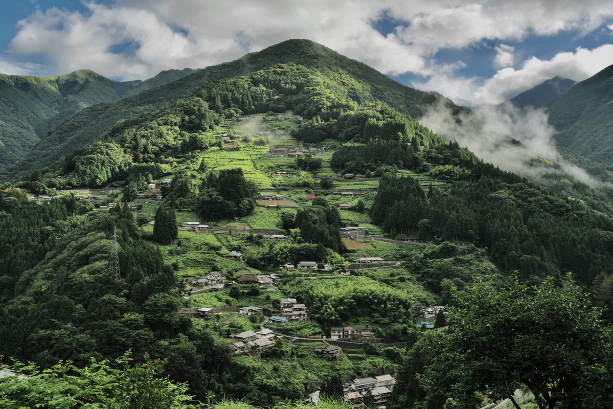 徳島県奥祖谷の落合集落、デザインが良過ぎてまんが日本昔ばなし。