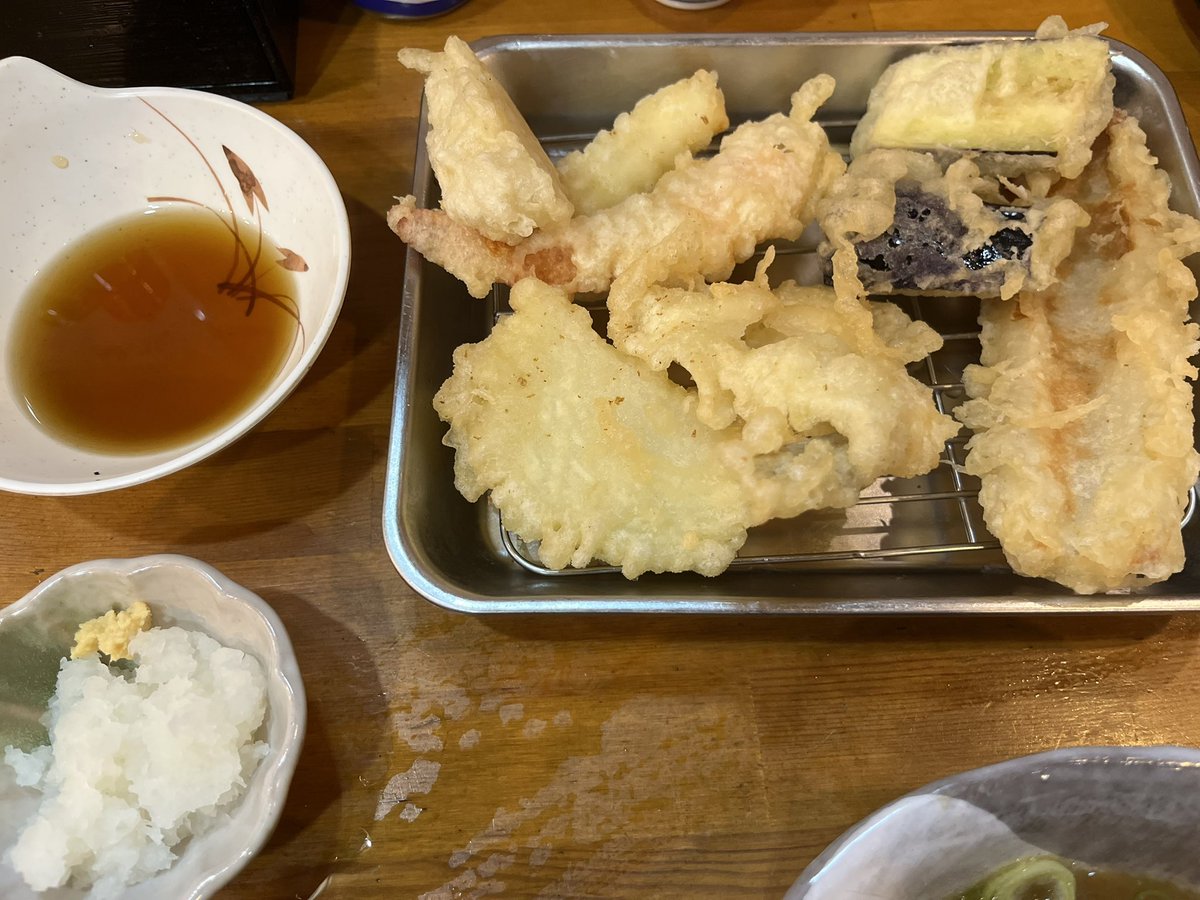 この居酒屋は30代以上に響く曲ばかり流してくれるから、カラオケ欲にもかられる😏😏