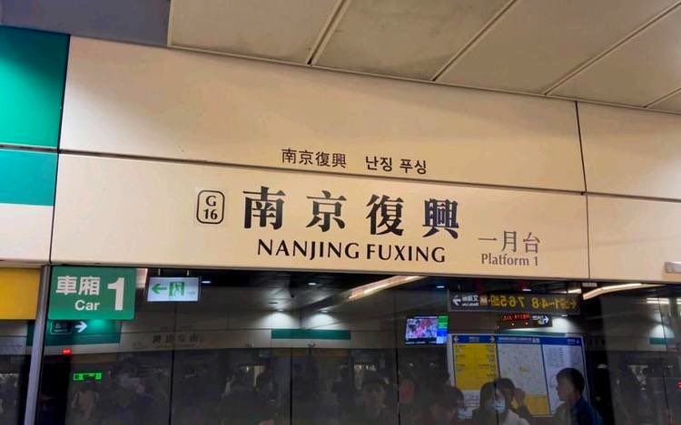 StarKnight tweet media